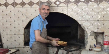 adiyamanda-400-derecelik-firinin-basinda-ekmek-mesaisi-G9nlkqaM.jpg