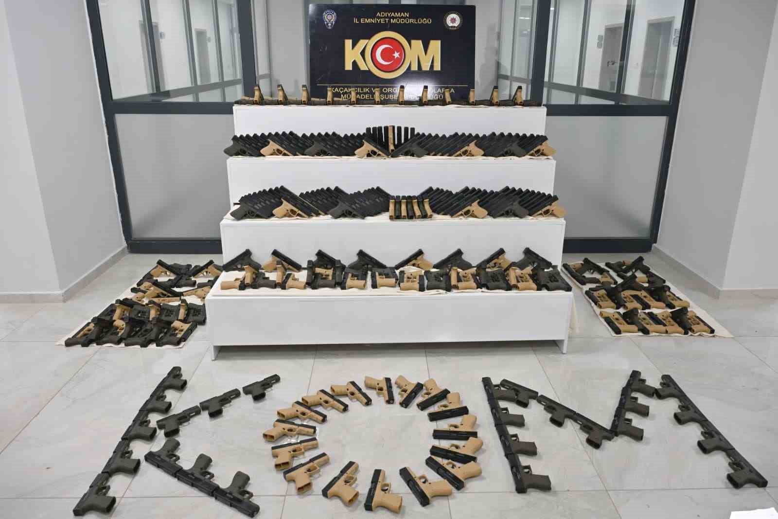 adiyamanda bin adet tabanca ele gecirildi 2 4yEVQXUP