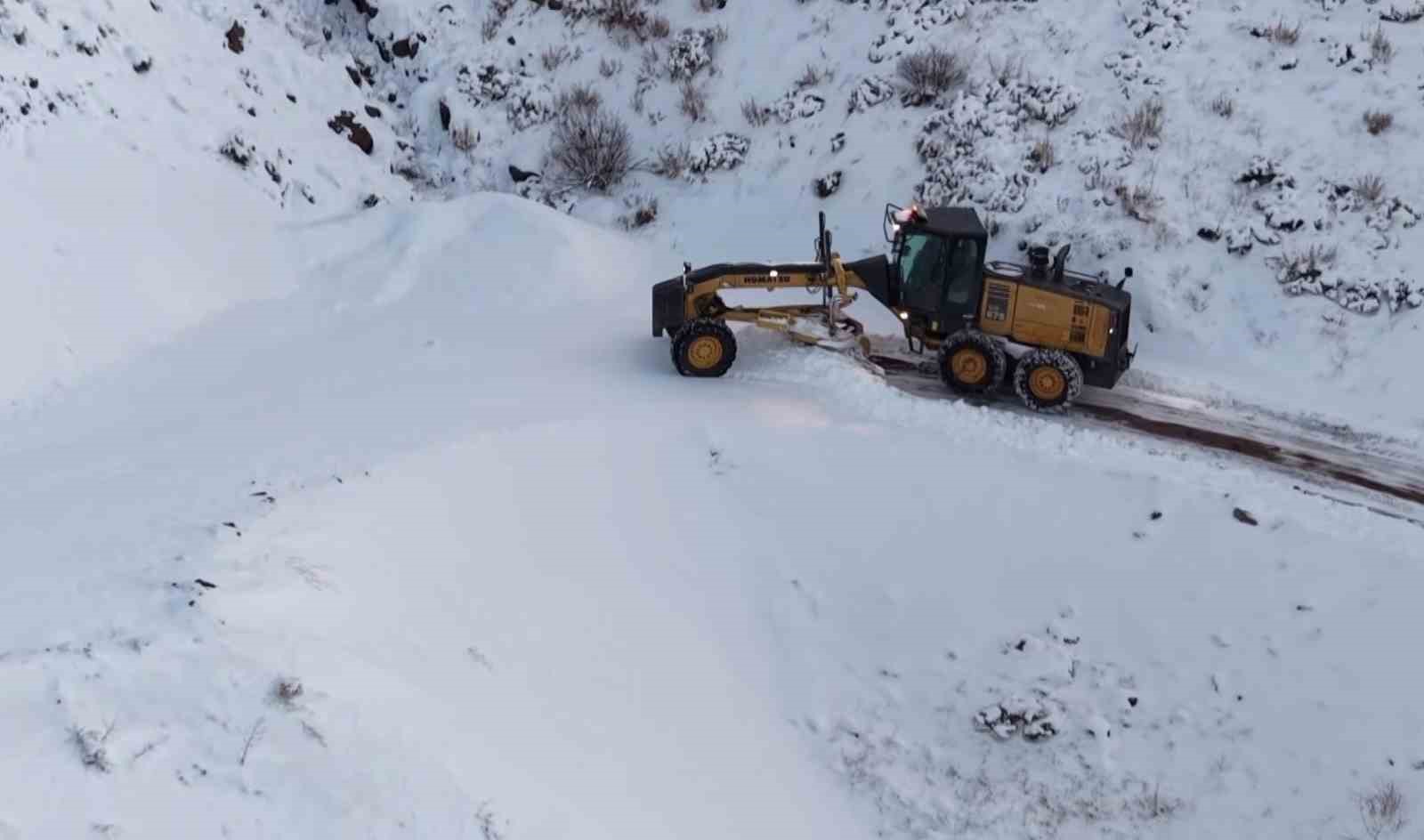adiyamanda bircok koy ve mezraya ulasim saglanamiyor 0 AaUa5fUB