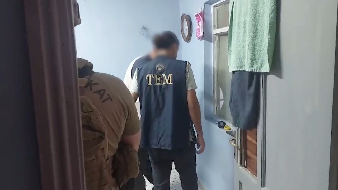 adiyamanda deas operasyonu 4 sahis tutuklandi 0 HBrDOnh3