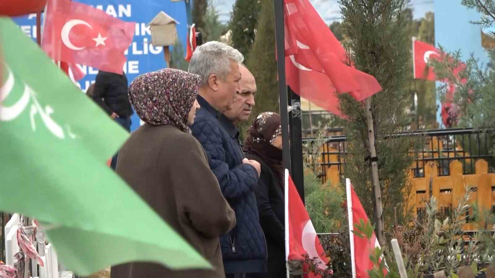 adiyamanda deprem sehitligine bayram ziyareti 3 6GPSWwkb