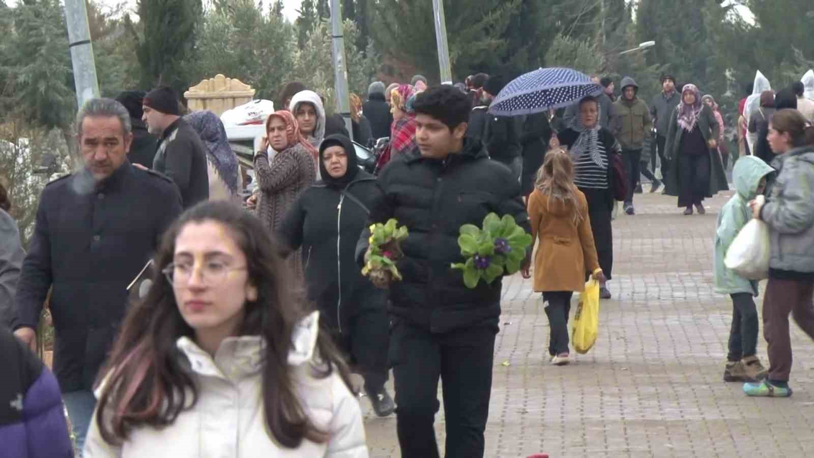 adiyamanda deprem sehitligine duygusal ziyaret 2 drBiM42e