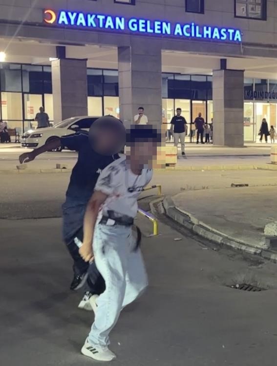 Adıyaman’da hastanede bıçaklı saldırı: 2’si güvenlik görevlisi 3 yaralı 6 adiyamanda hastanede bicakli saldiri 2si guvenlik gorevlisi 3 yarali 2 HWA3qlTk