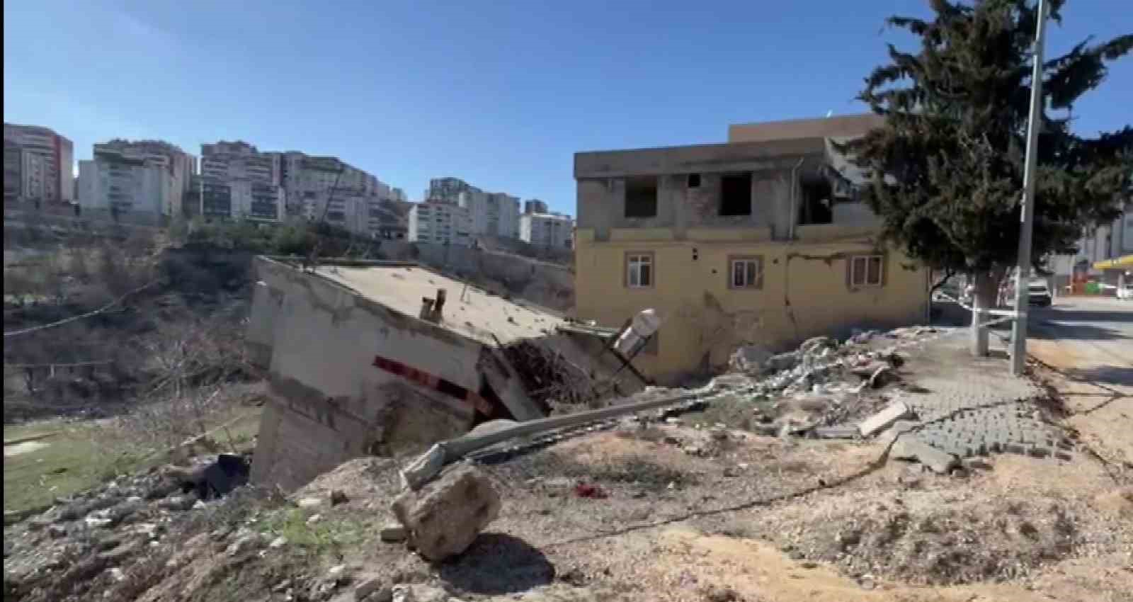 adiyamanda heyelan nedeniyle iki ev hasar gordu 1 bV7XL4mh