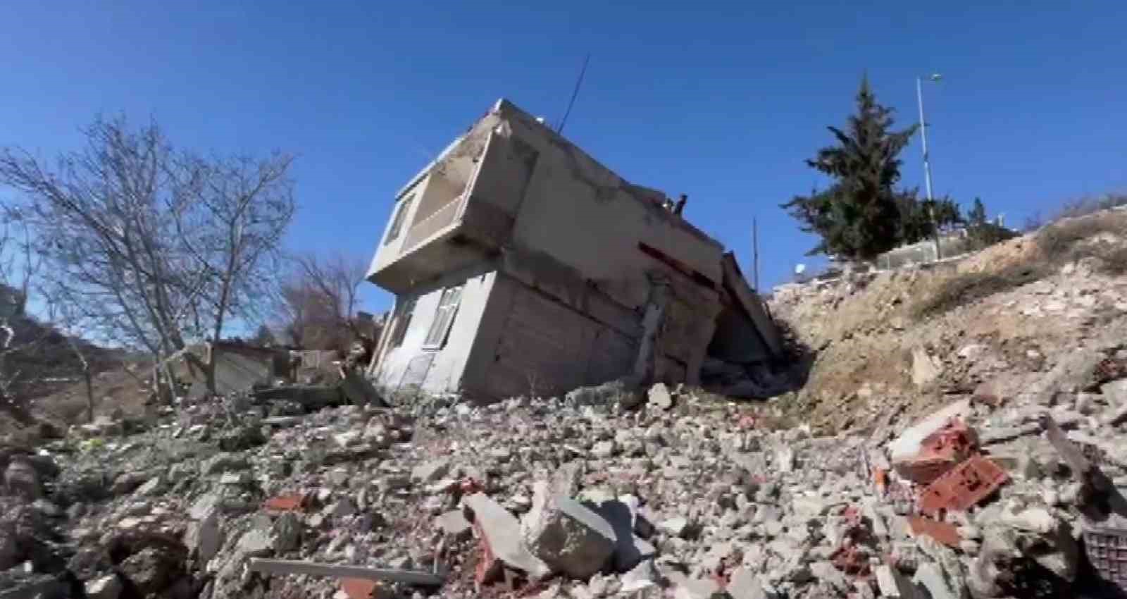 adiyamanda heyelan nedeniyle iki ev hasar gordu 2 AmDjCQs7