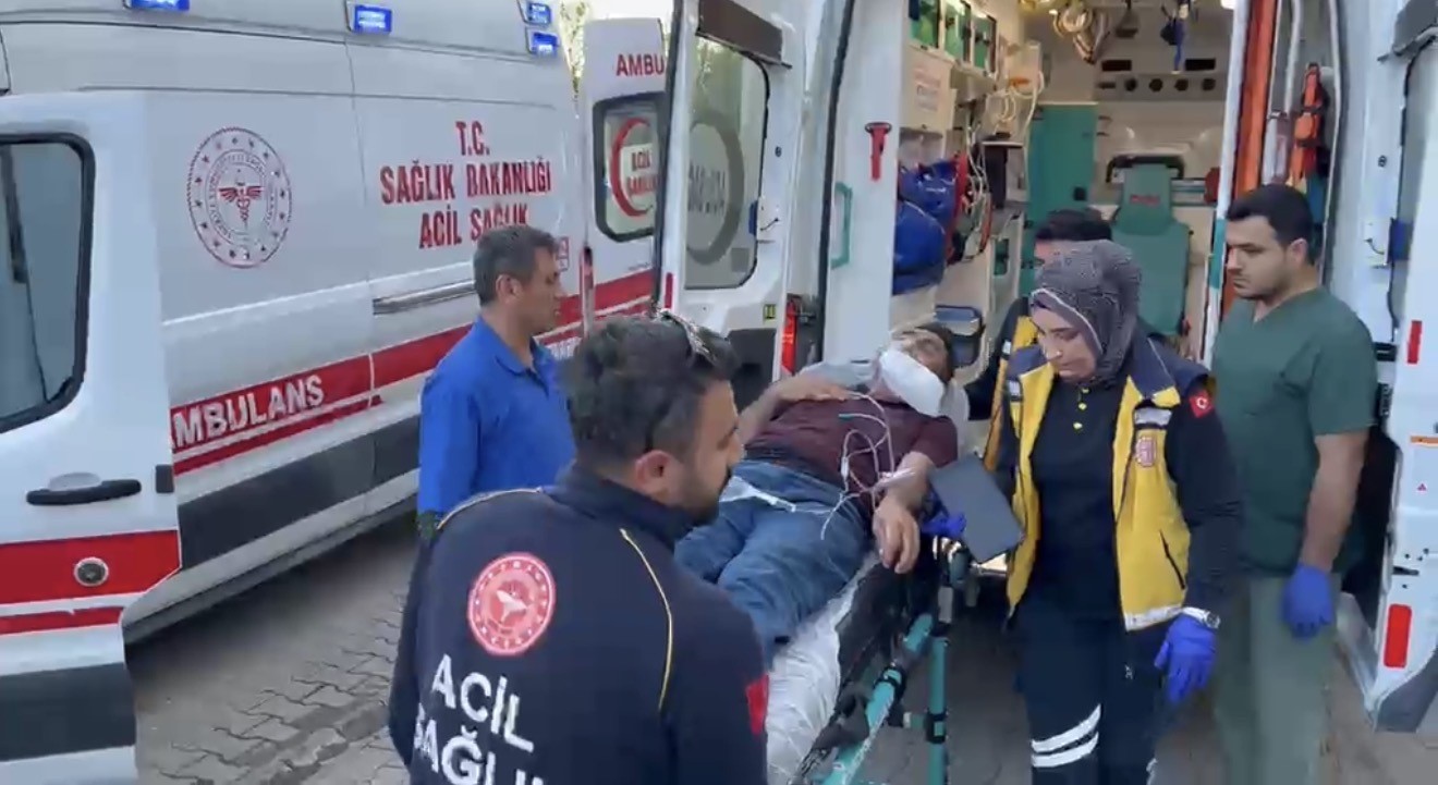 adiyamanda iki grup arasinda bicakli kavga 4 yarali 1 lV6OmA5H