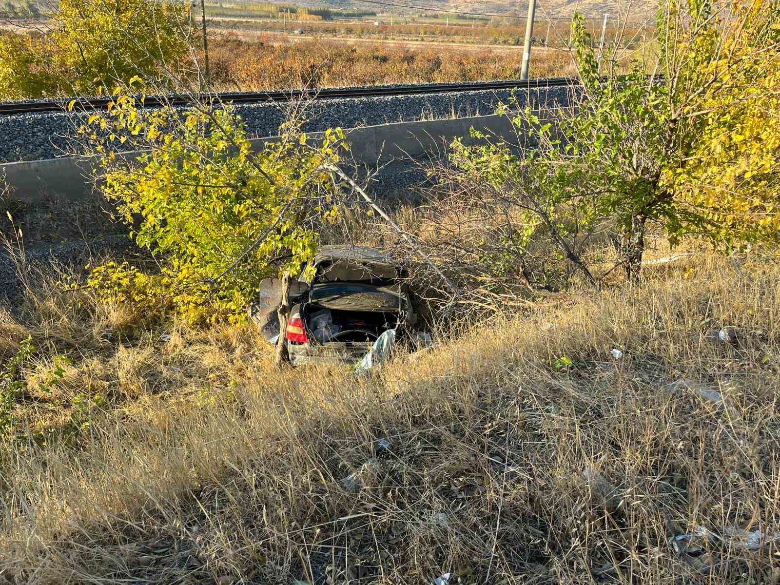 adiyamanda iki otomobil kafa kafaya carpisti 2 yarali 1 JvTSw7ua
