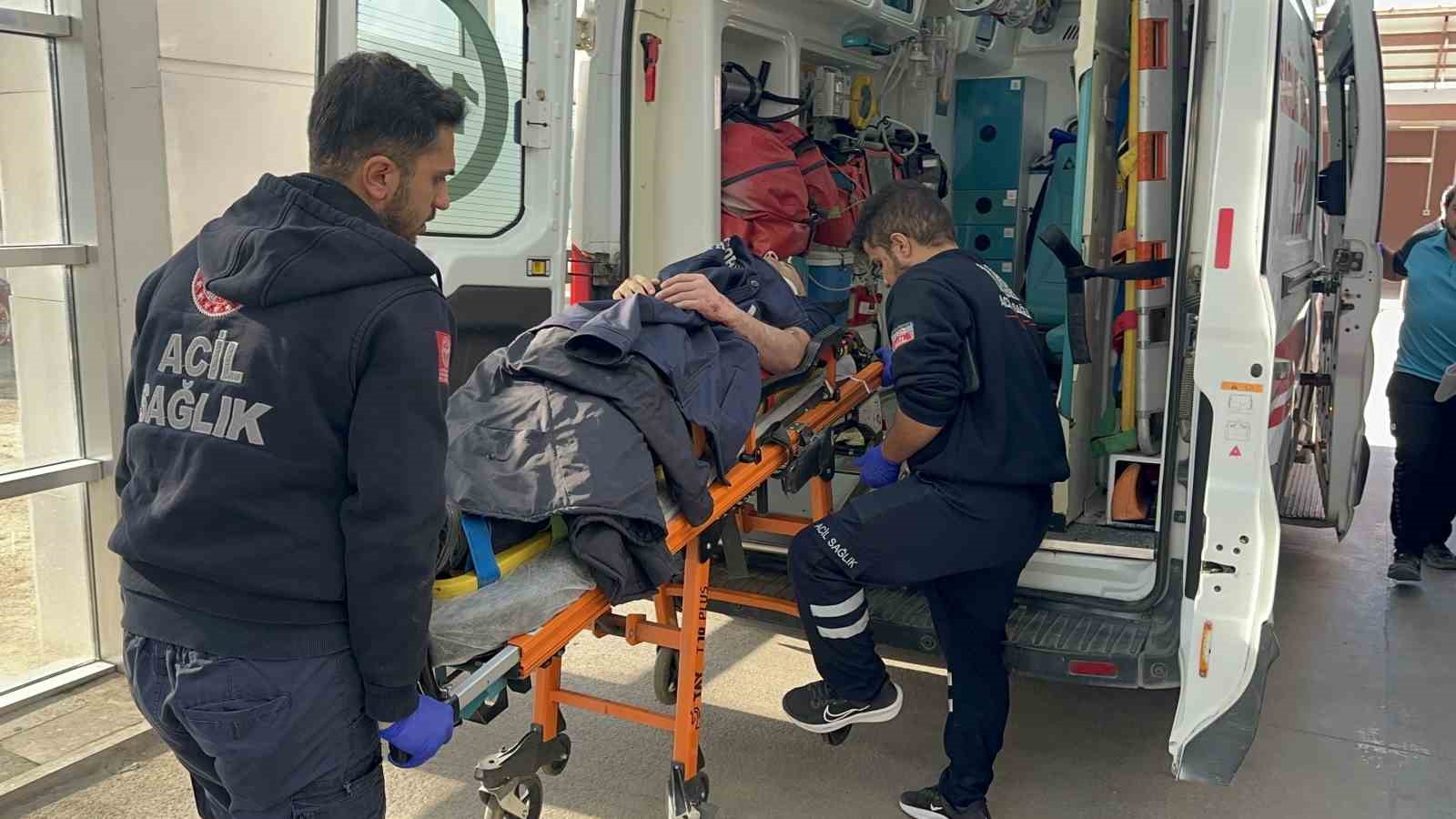 adiyamanda otomobiller carpisti 3 infaz koruma memuru yaralandi 1 7ZimqTTP