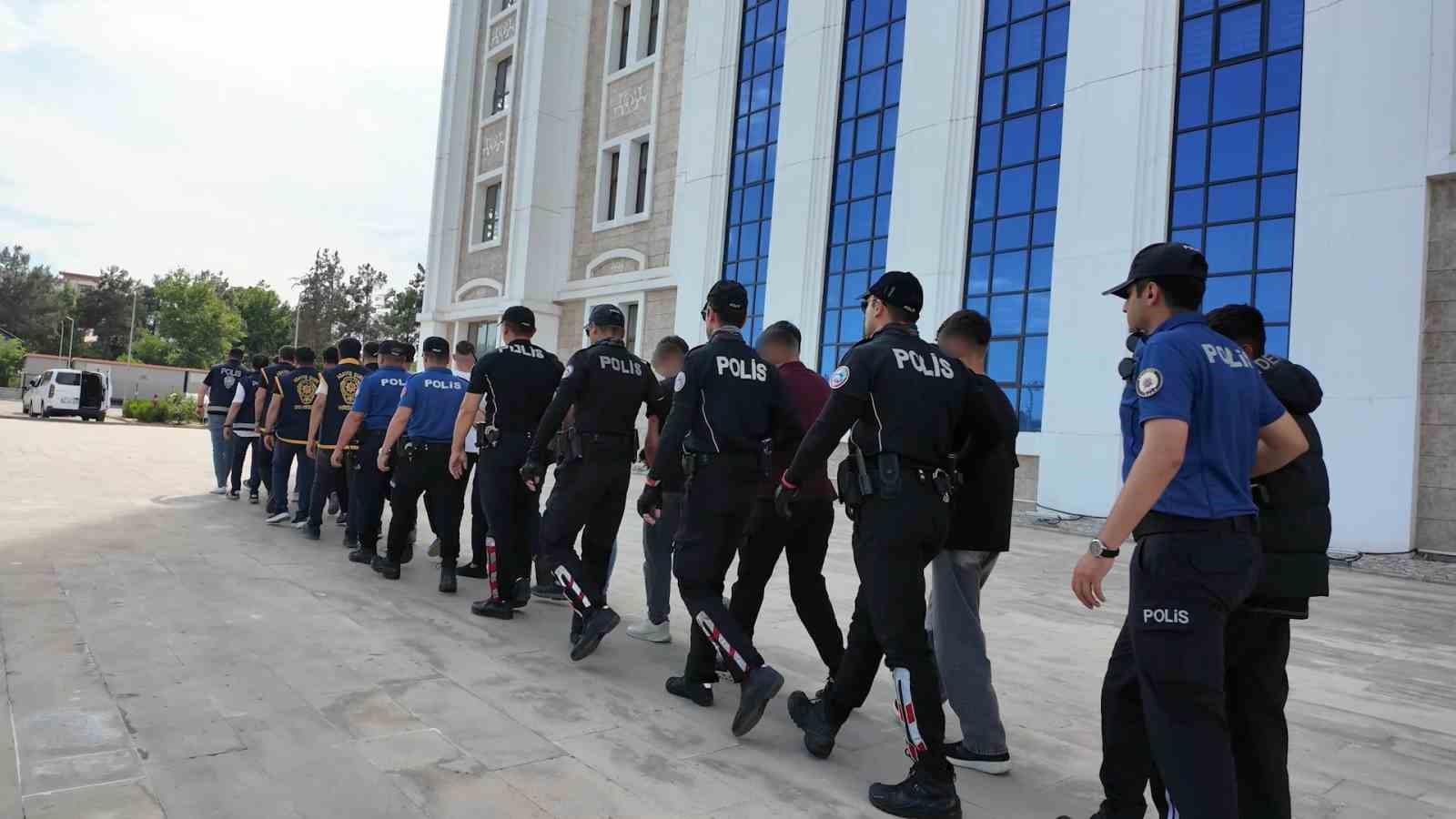 adiyamanda sanal devriye operasyonunda 14 kisi gozaltina alindi 2 7fhQBRvy