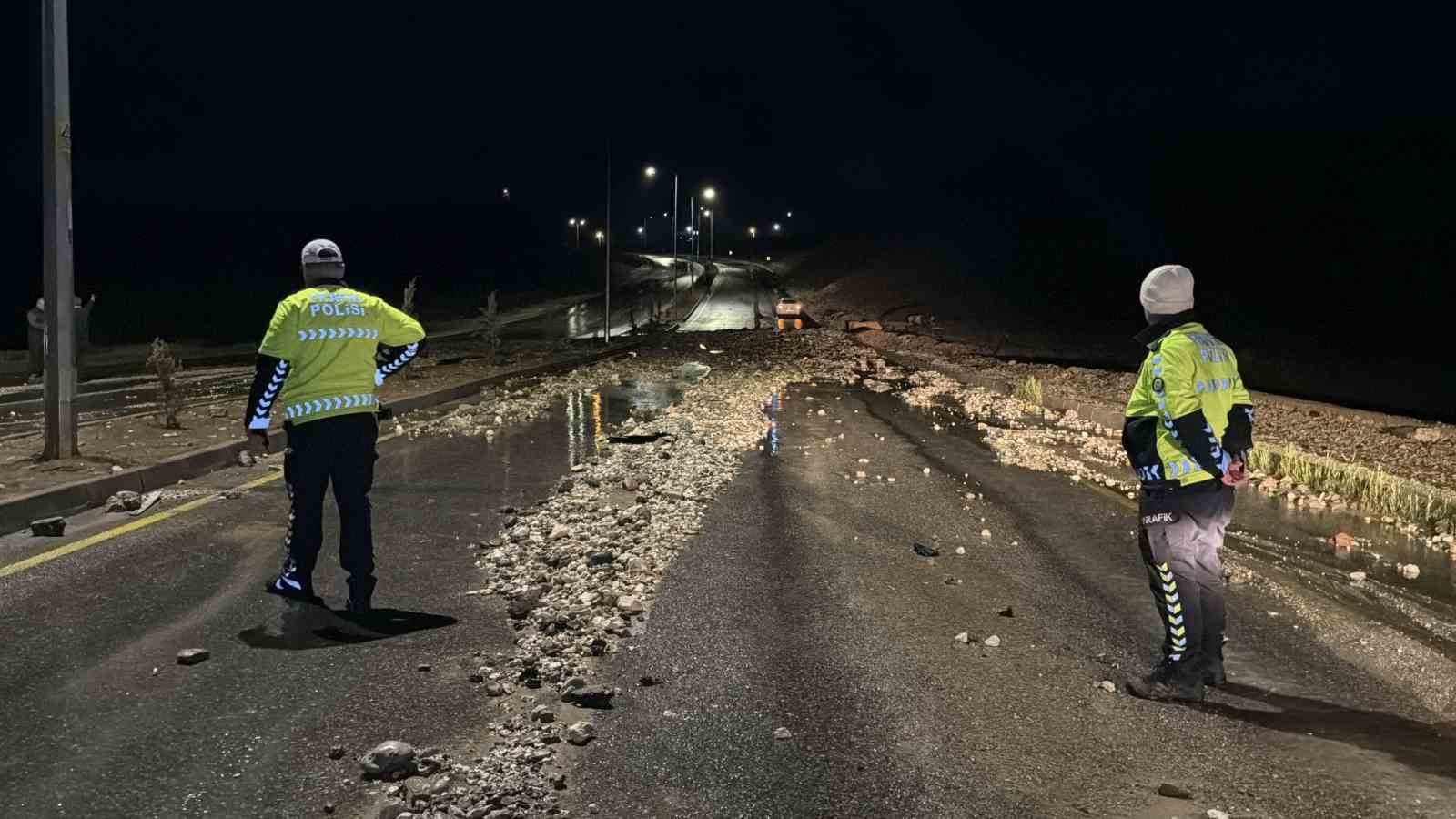 adiyamanda siddetli yagis heyelana neden oldu 3 7YYP71CA