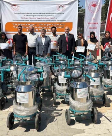 adiyamanda-sut-sagim-makineleri-ureticilere-dagitildi-F8kGPv56.jpg