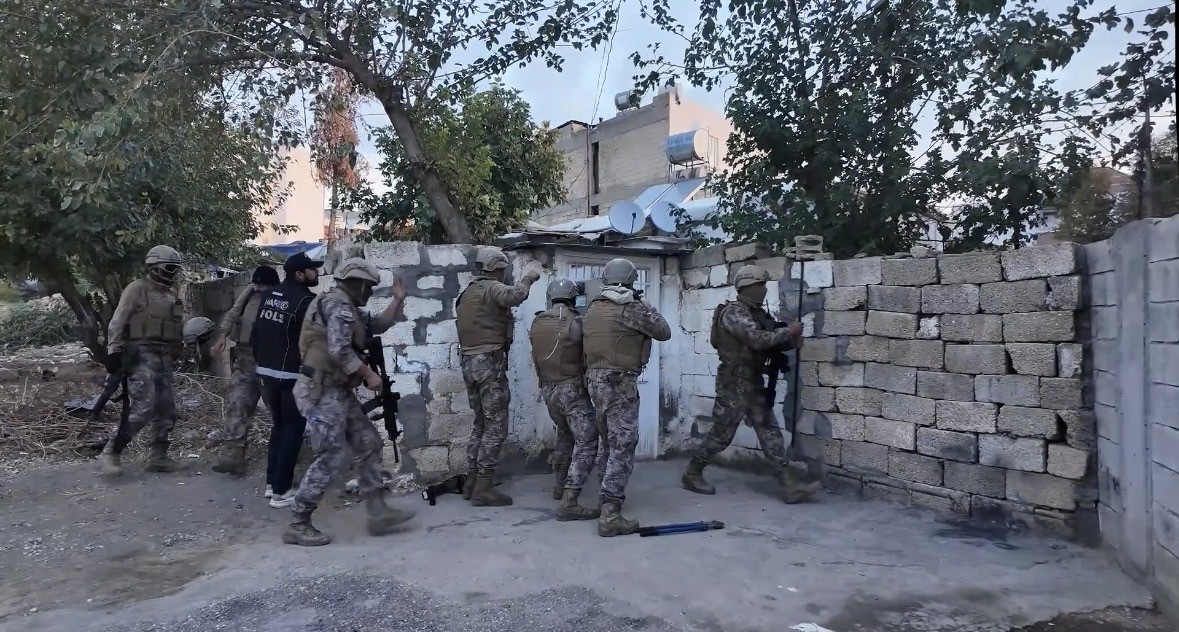 adiyamanda uyusturucu operasyonunda 4 tutuklama 0 IOn2LwzV