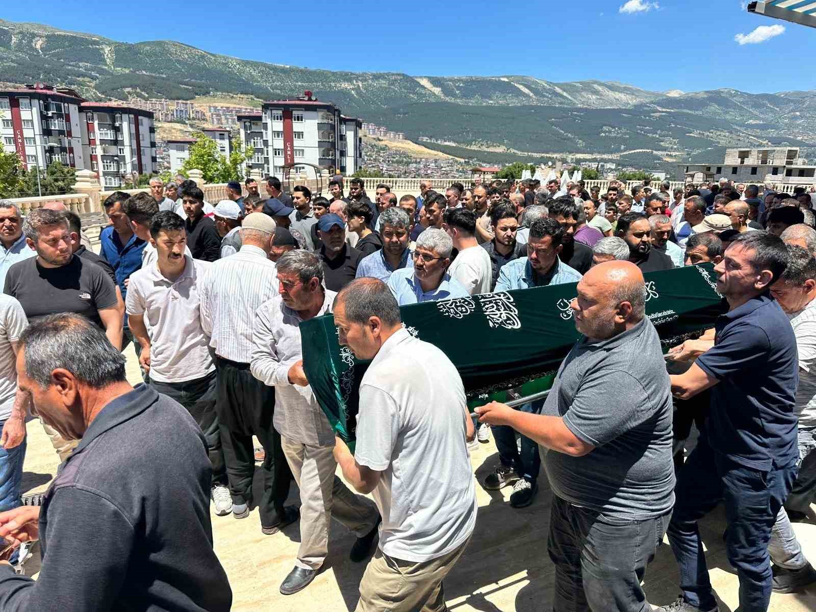 adiyamandaki motosiklet kazasinda hayatini kaybeden genc son yolculuguna ugurlandi 1 PWpgIjLO