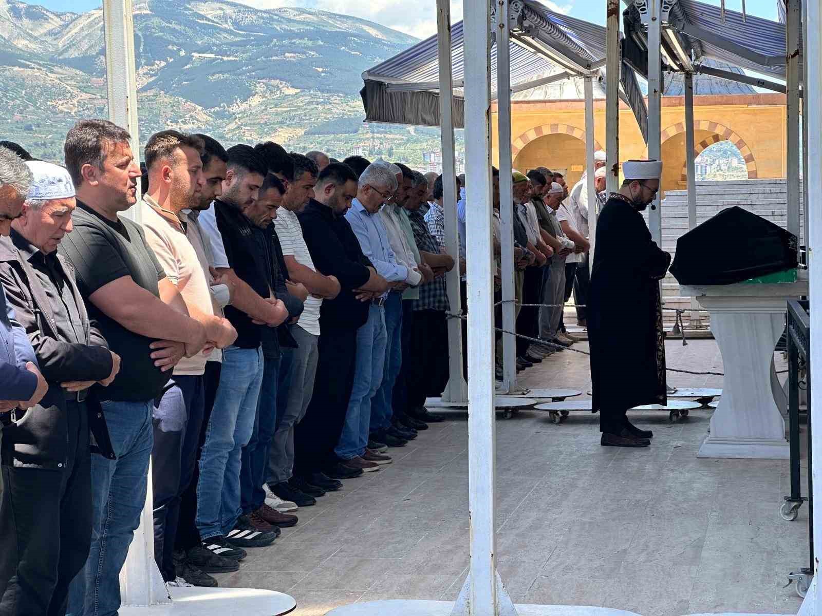 adiyamandaki motosiklet kazasinda hayatini kaybeden genc son yolculuguna ugurlandi 2 vK2wWIsg
