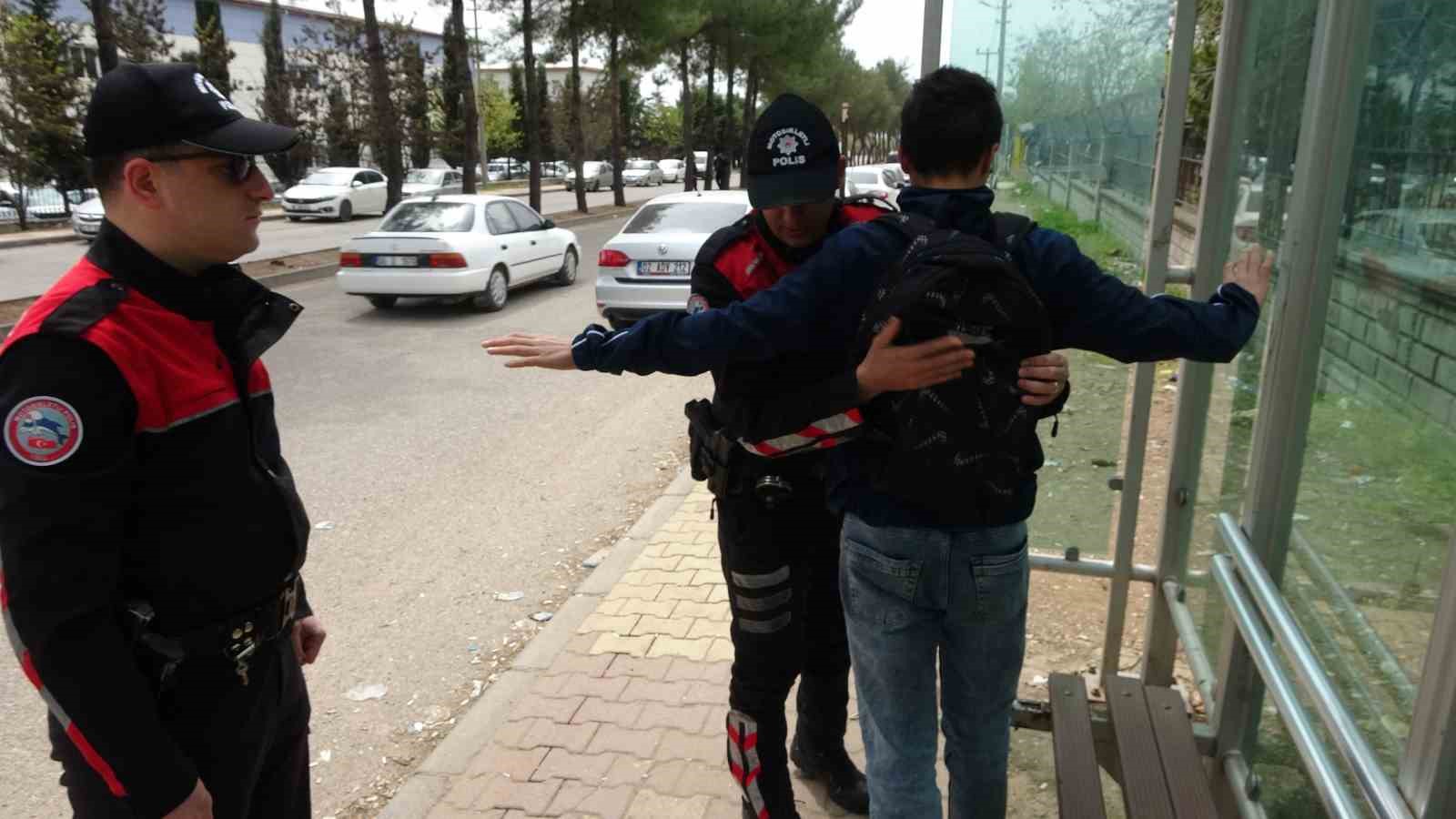 adiyamandaki tum okullar polis tarafindan korunmaya alindi 1 FtOwwz4K
