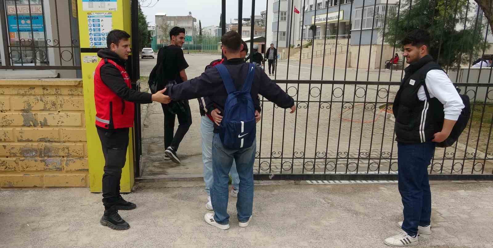 adiyamandaki tum okullar polis tarafindan korunmaya alindi 2 maSGwwXC