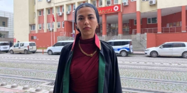 adliye-onunde-cinayet-isleyen-sumeyyenin-ifadesi-ortaya-cikti-durusma-cikisinda-kulagima-egilip-tehdit-edince-3bVheD8z.jpg