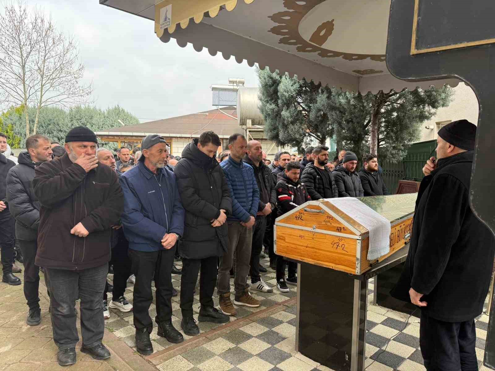 adliye onunde kalbinden bicaklanarak oldurulen emrahin amcasi konustu 4 Hq5K73kj