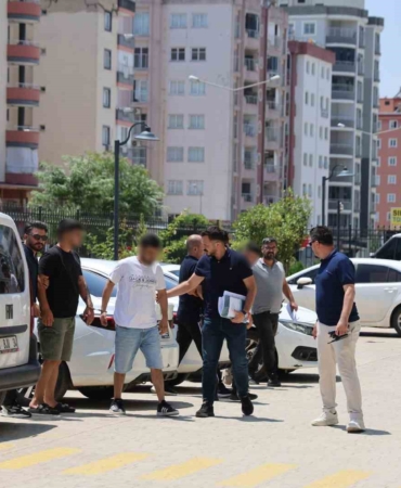 adliye-onundeki-silahli-kavganin-4-suphelisi-serbest-birakildi-mG5HjMlg.jpg