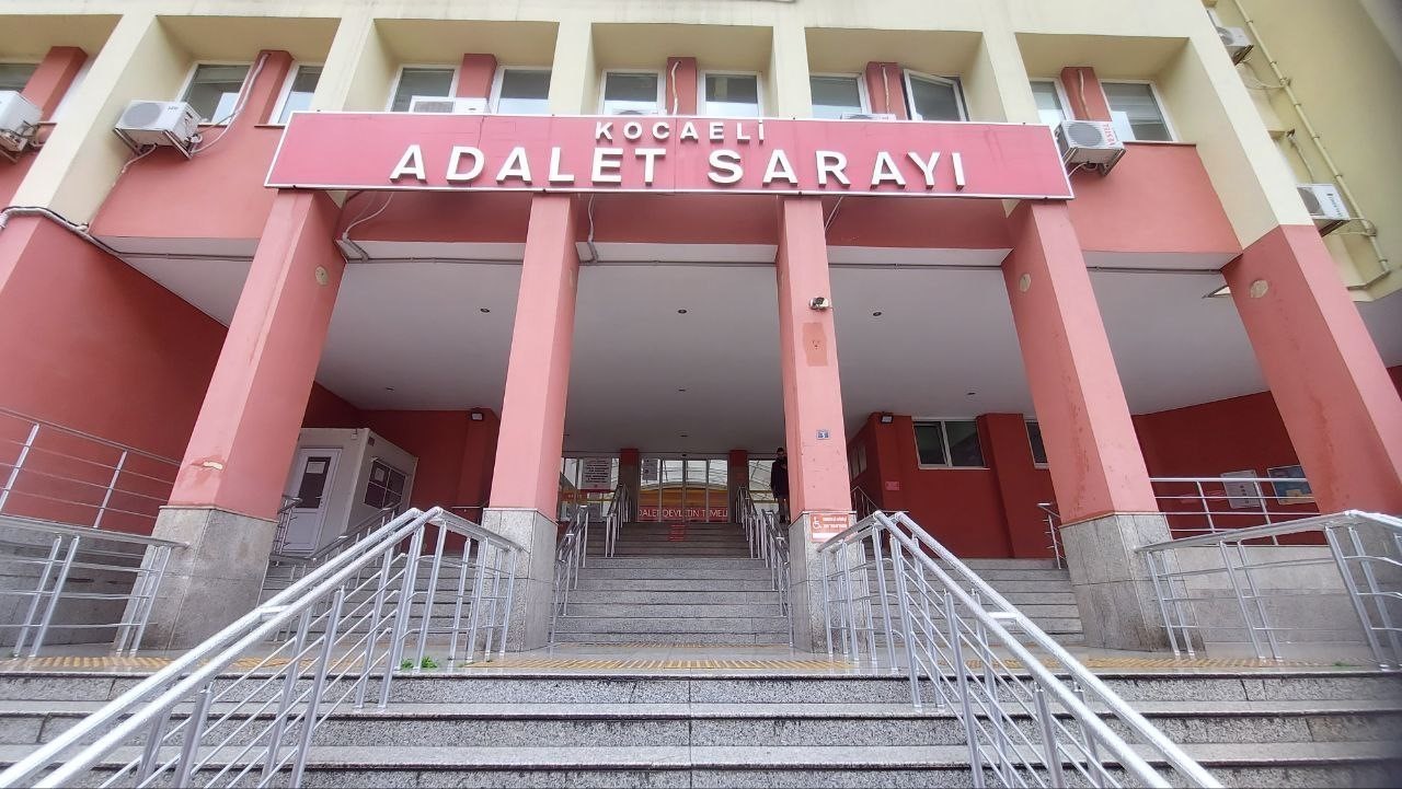 adliyeden caldigi 15 kilo altini kuyumcuda bozdurdugu ortaya cikti 0 vjGkdGqJ