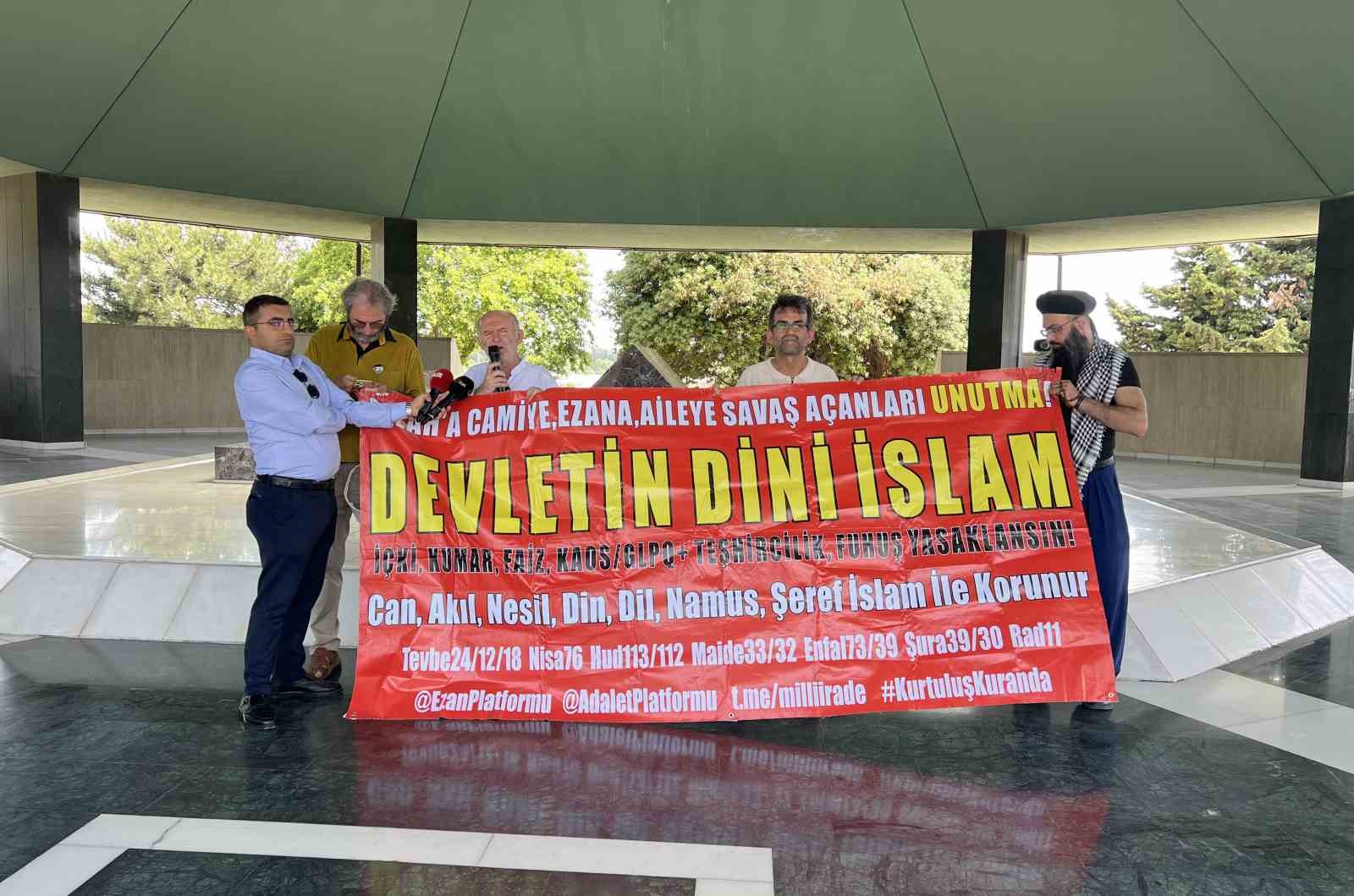Adnan Menderes ezanın aslına çevrilmesinin 76. yıl dönümünde kabri başında anıldı 4 adnan menderes ezanin aslina cevrilmesinin 76 yil donumunde kabri basinda anildi 0 m74z6zM6