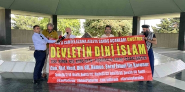 adnan-menderes-ezanin-aslina-cevrilmesinin-76-yil-donumunde-kabri-basinda-anildi-7g15PyM7.jpg