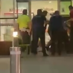 adnan-menderes-havalimaninda-hareketli-anlar-4-polis-bicaklandi-MyPSnxb2.jpg