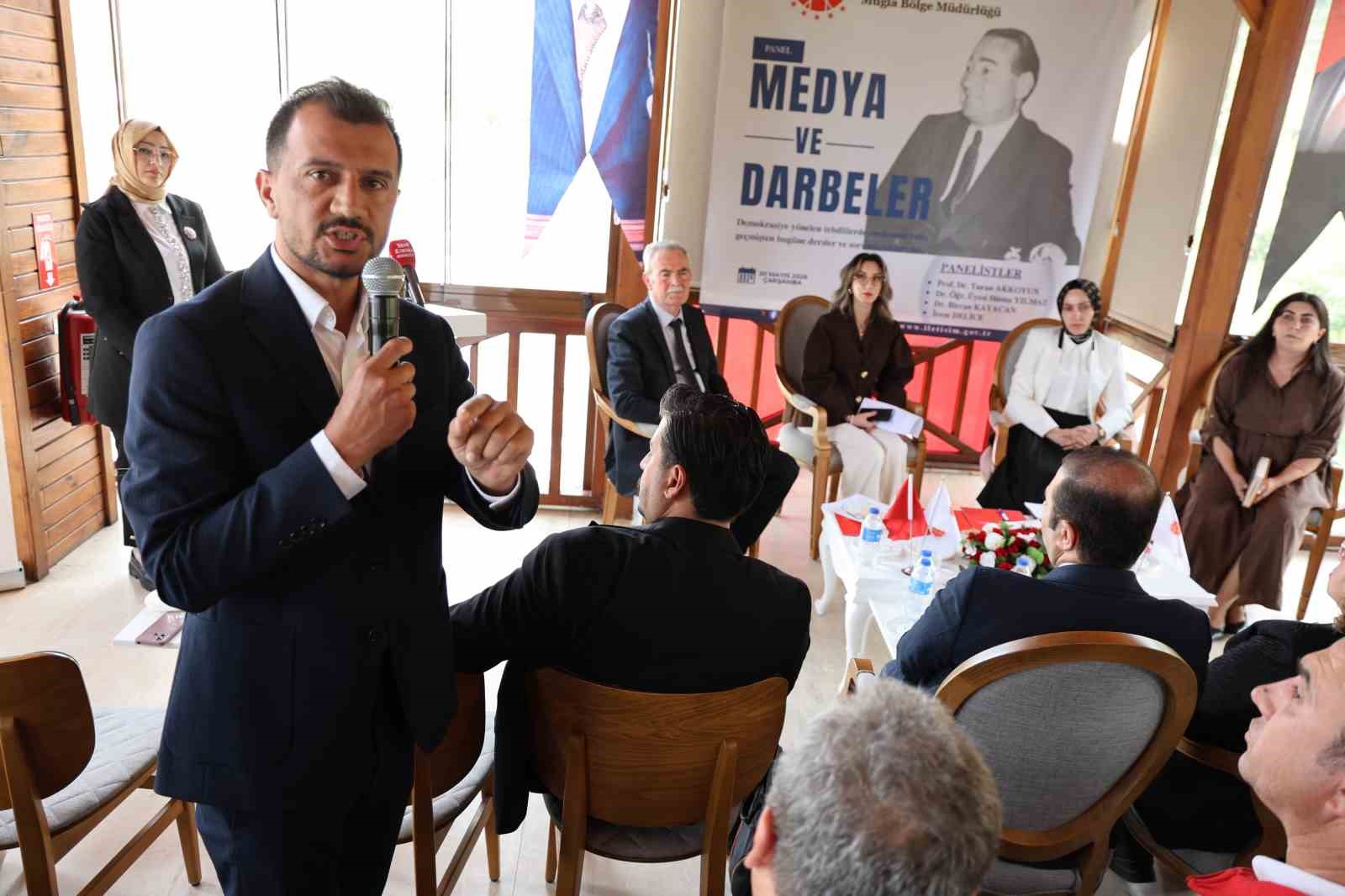 "Adnan Menderes idam edilmeden önce hemşehrilerinin silahlarını topladılar" 7 adnan menderes idam edilmeden once hemsehrilerinin silahlarini topladilar 3 7pABcSiv