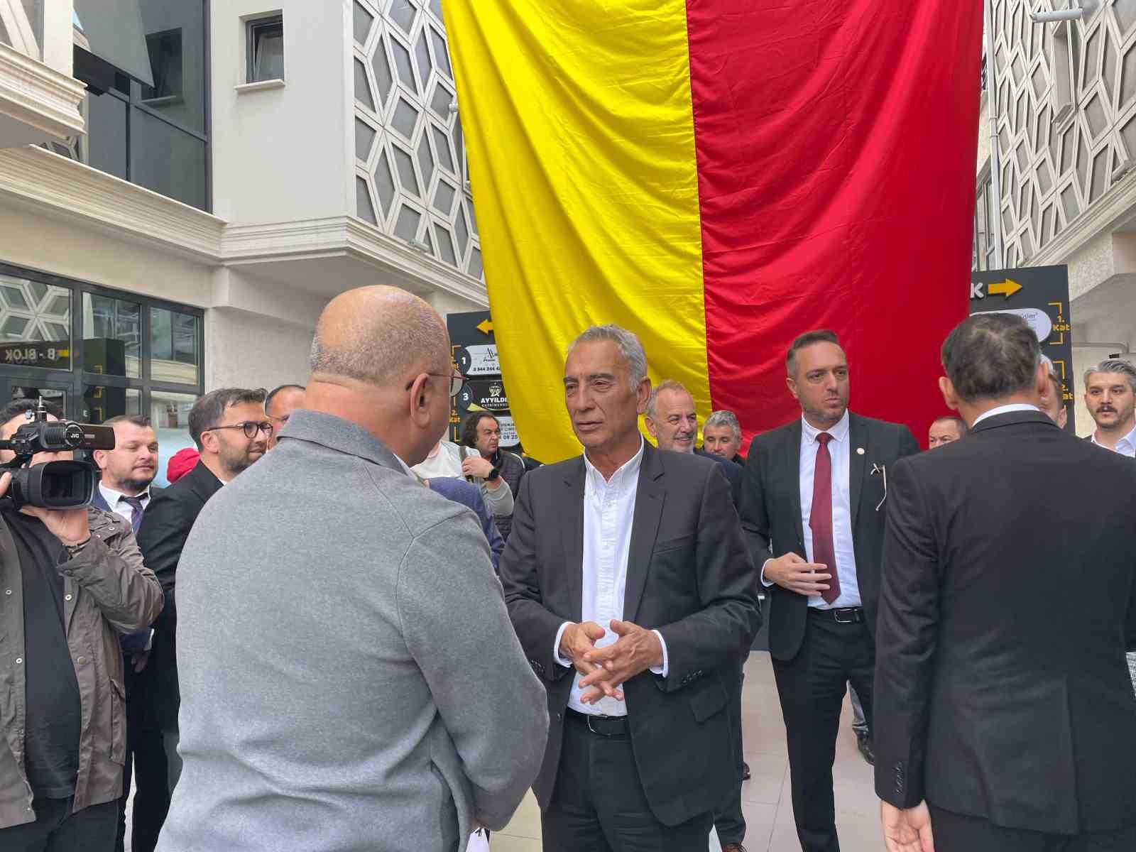 Adnan Polat, 1905 Kütahya Galatasaraylılar Derneği’nin açılışına katıldı 7 adnan polat 1905 kutahya galatasaraylilar derneginin acilisina katildi 3 j9NU6y9p