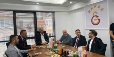 adnan-polat-1905-kutahya-galatasaraylilar-derneginin-acilisina-katildi-BNAR1wig.jpg