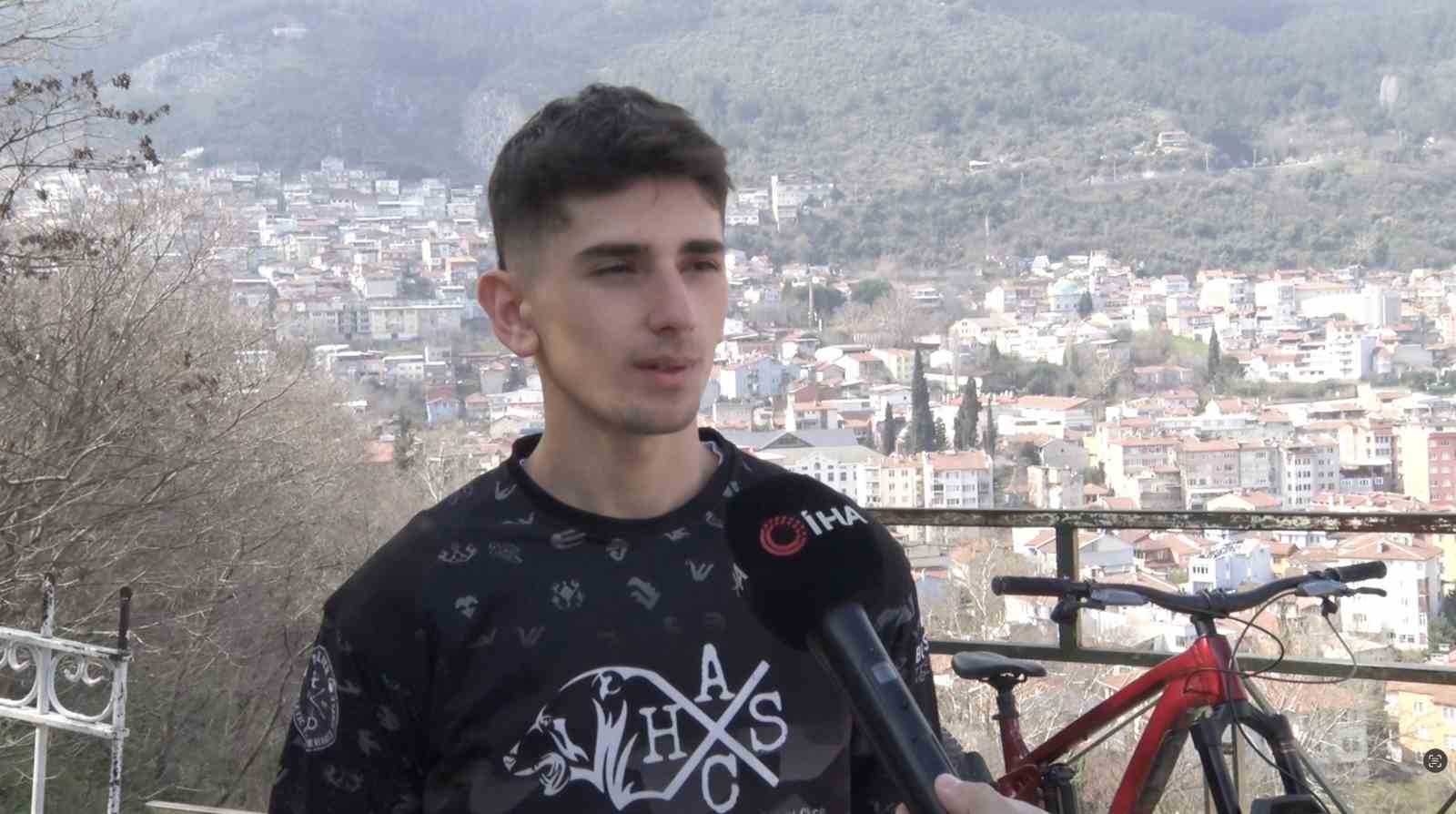 adrenalin dolu anlar kask kamerasindabursali genc dunya sampiyonasina hazirlaniyor 2 CmgILyTc