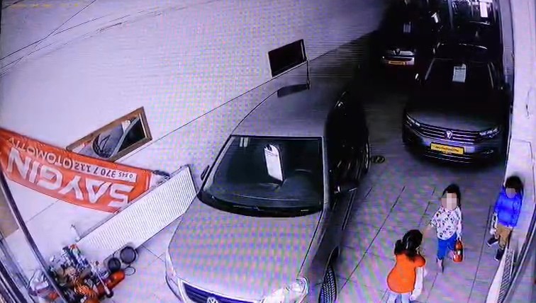 afacanlarin yangin tupuyle oyunu isyeri sahibini korkuttu 5 n3dLPuqK