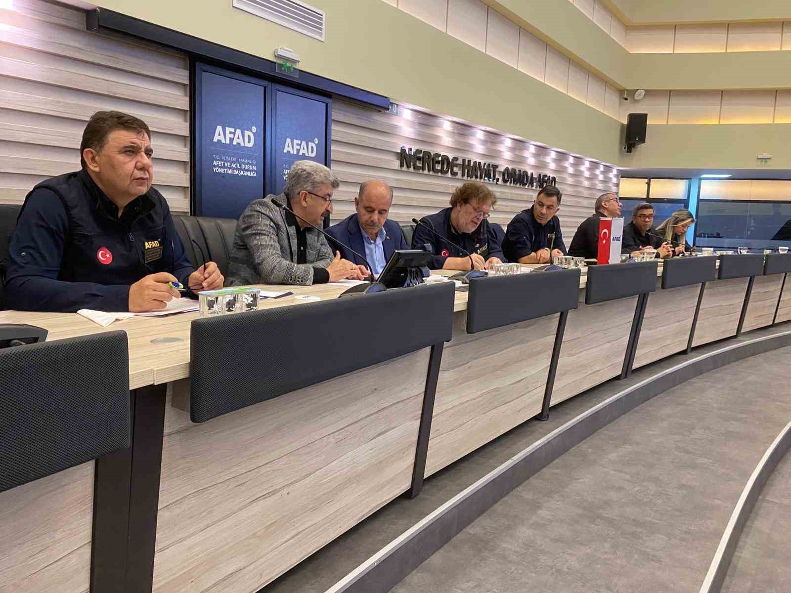 AFAD, Acil Yönetim Merkezi’nde çalışmalara devam ediyor 5 afad acil yonetim merkezinde calismalara devam ediyor 1 wq4MuKpz