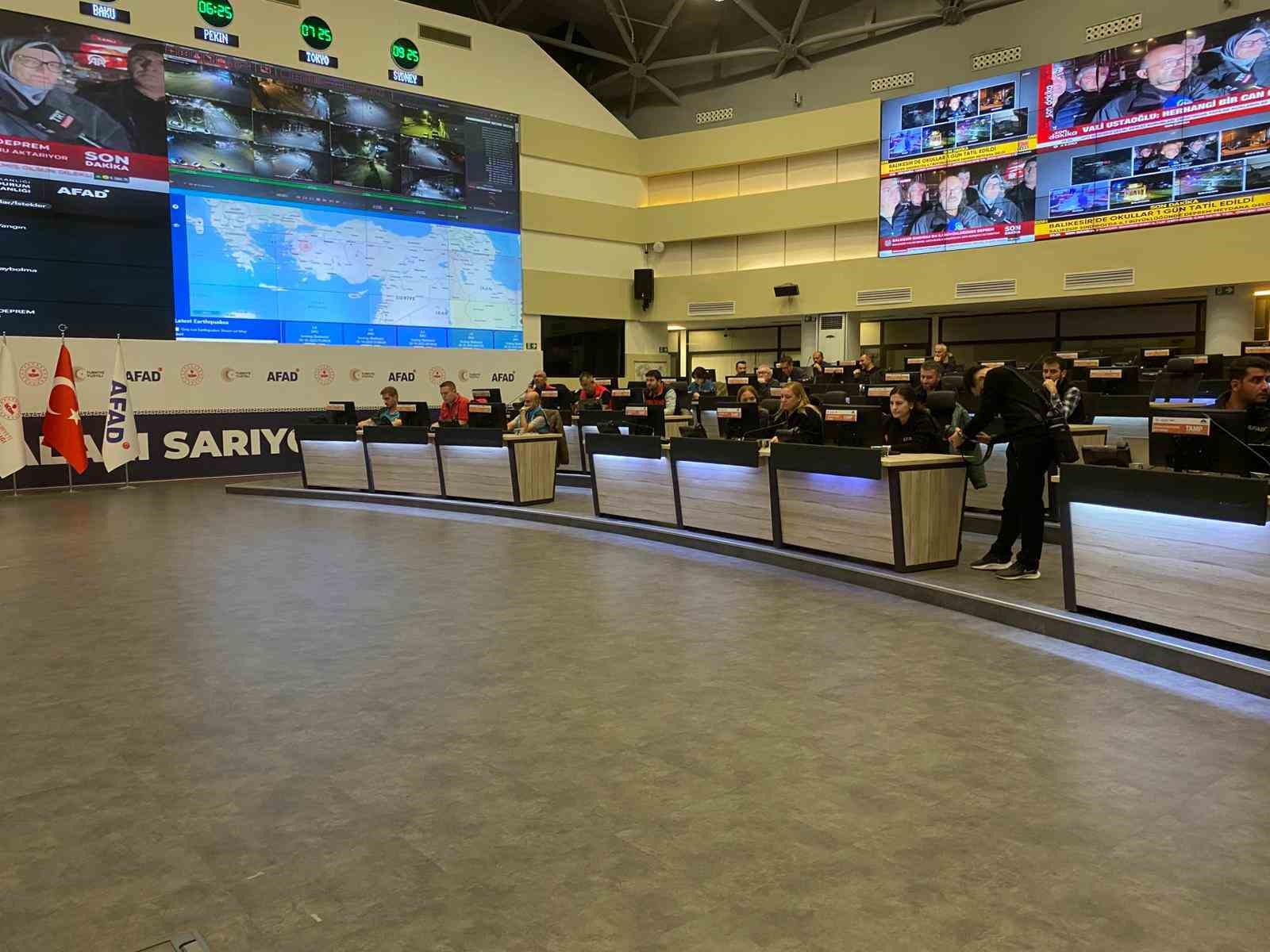 AFAD, Acil Yönetim Merkezi’nde çalışmalara devam ediyor 8 afad acil yonetim merkezinde calismalara devam ediyor 4 isCcn71O