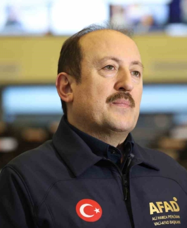 afad-baskani-pehlivan-asrin-felaketinin-yil-donumunde-yapilan-calismalari-anlatti-1-milyon-civarinda-cadir-rvgpS3s8.jpg