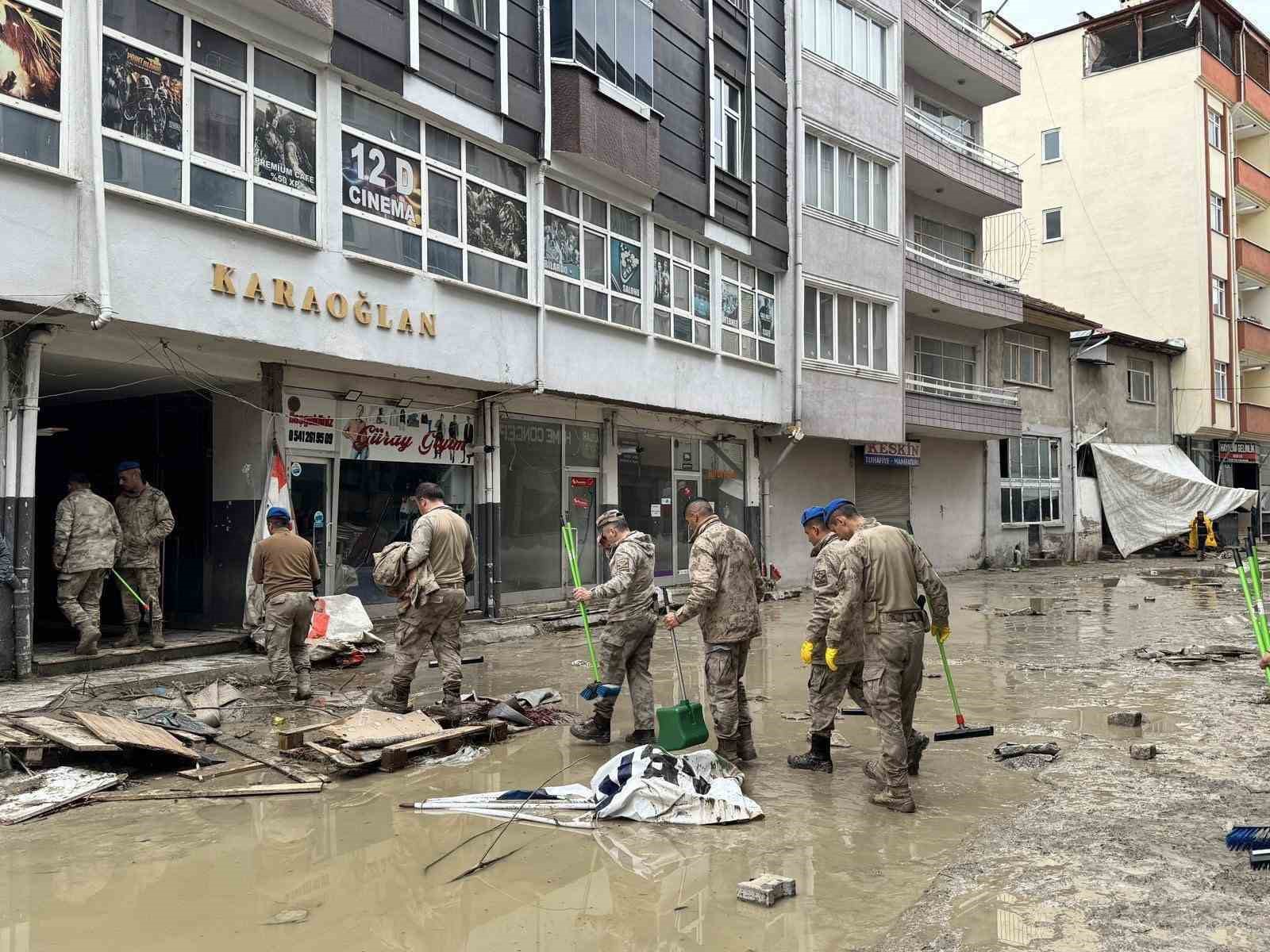 afad su baskinlarinin yol actigi olumsuzluklari bertaraf etmek uzere bin 513 personel ve 196 1En1L1nv