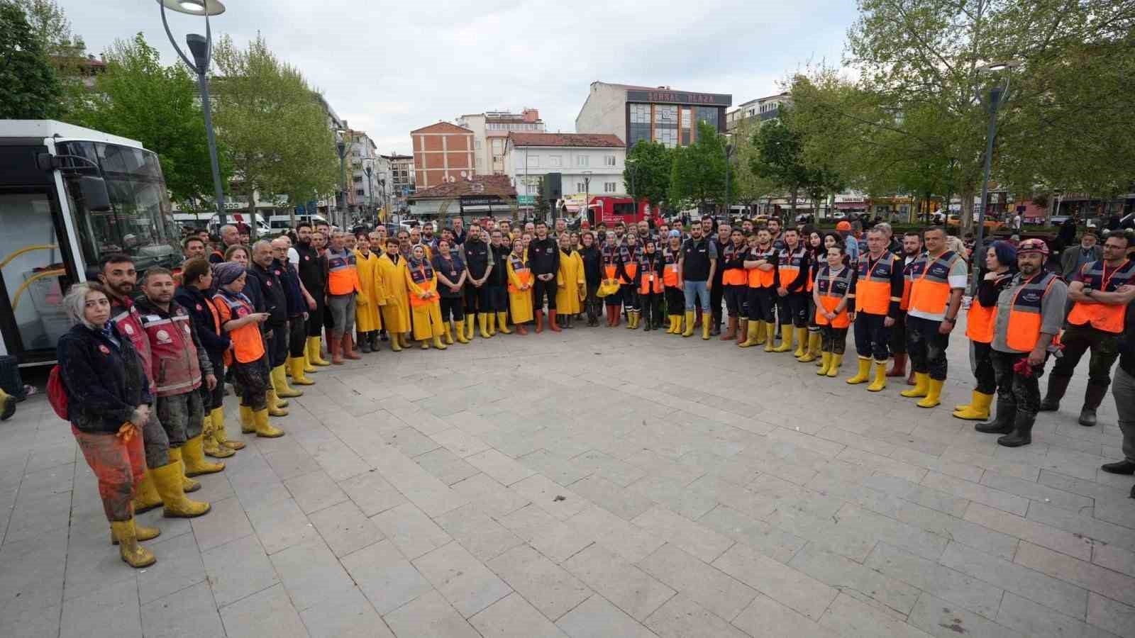 afad su baskinlarinin yol actigi olumsuzluklari bertaraf etmek uzere bin 513 personel ve 196 wMkrw5kf