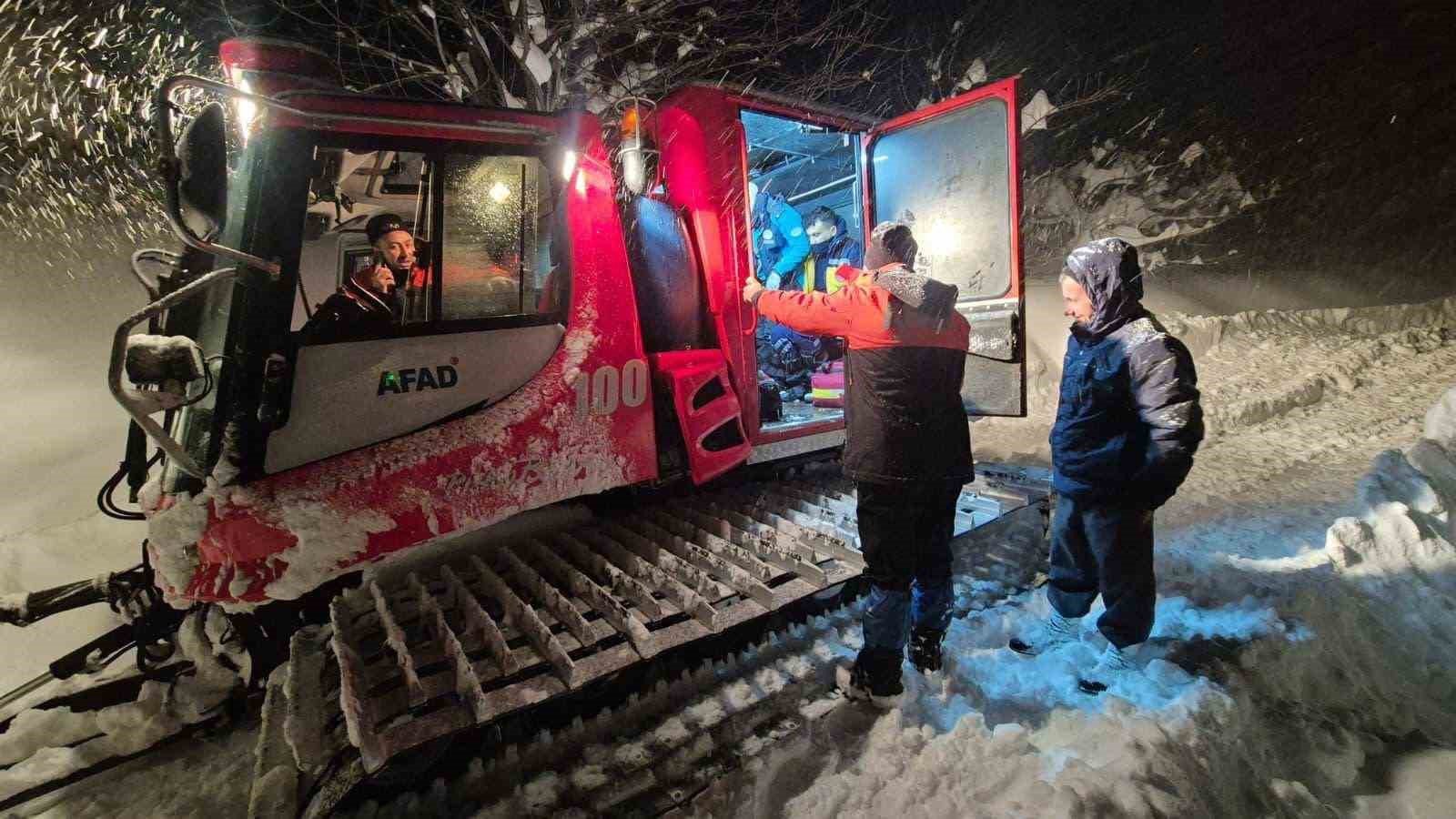 AFAD: "Turuncu ve sarı uyarı verilen illerde 22 bin 813 personel, 7 bin 689 araç/iş makinesi görev aldı" 6 afad turuncu ve sari uyari verilen illerde 22 bin 813 personel 7 bin 689 C35aAYGr
