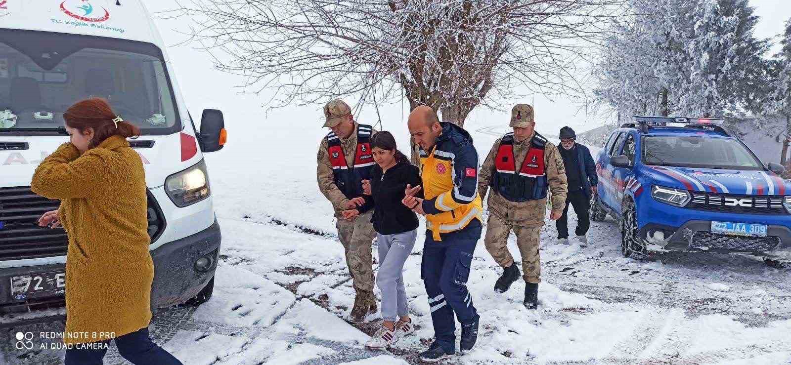 AFAD: "Turuncu ve sarı uyarı verilen illerde 22 bin 813 personel, 7 bin 689 araç/iş makinesi görev aldı" 4 afad turuncu ve sari uyari verilen illerde 22 bin 813 personel 7 bin 689 DXp7S5DV
