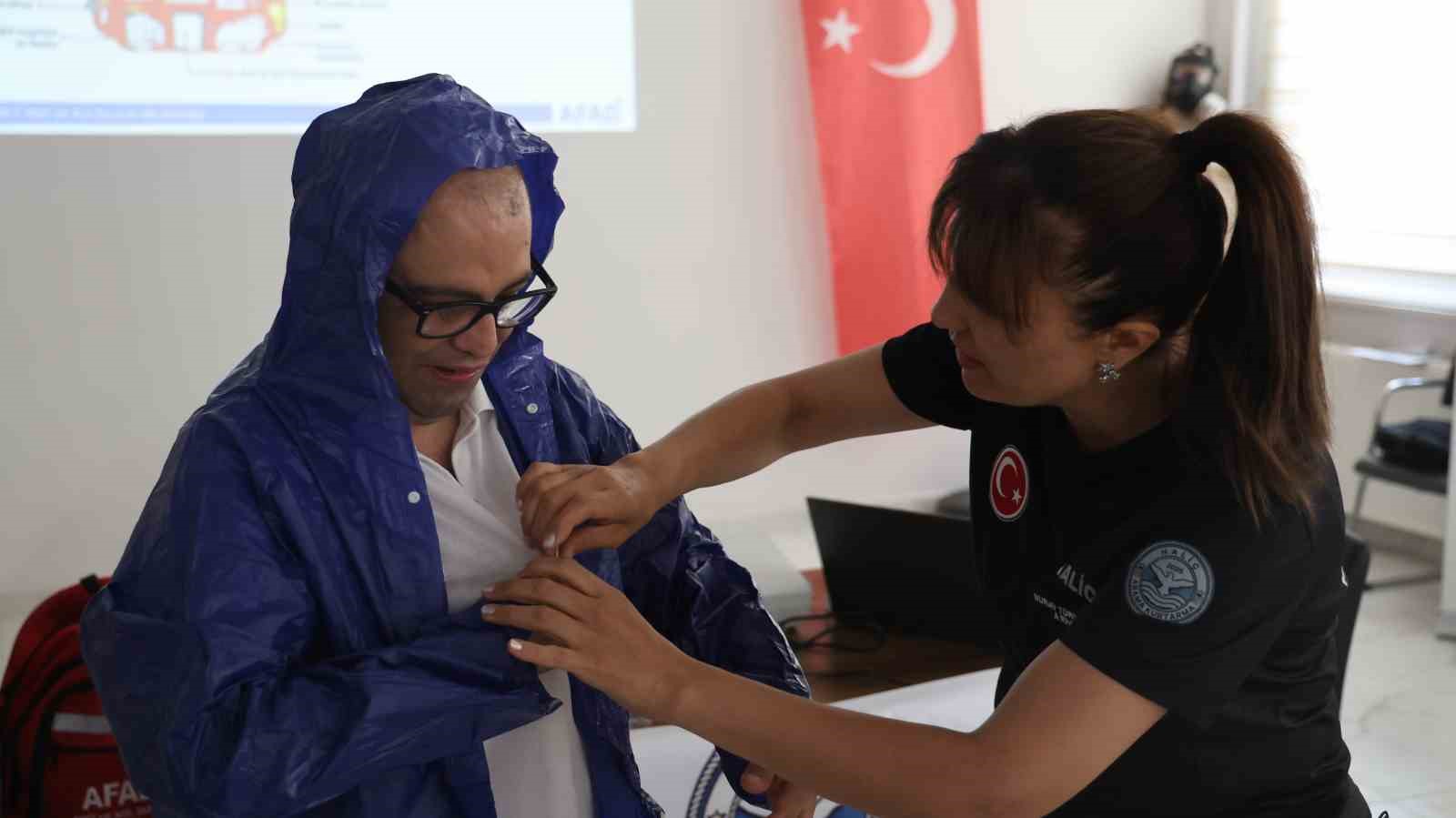 AFAD’dan özel bireylere afet eğitimi 5 afaddan ozel bireylere afet egitimi 1 8JzS4mHT