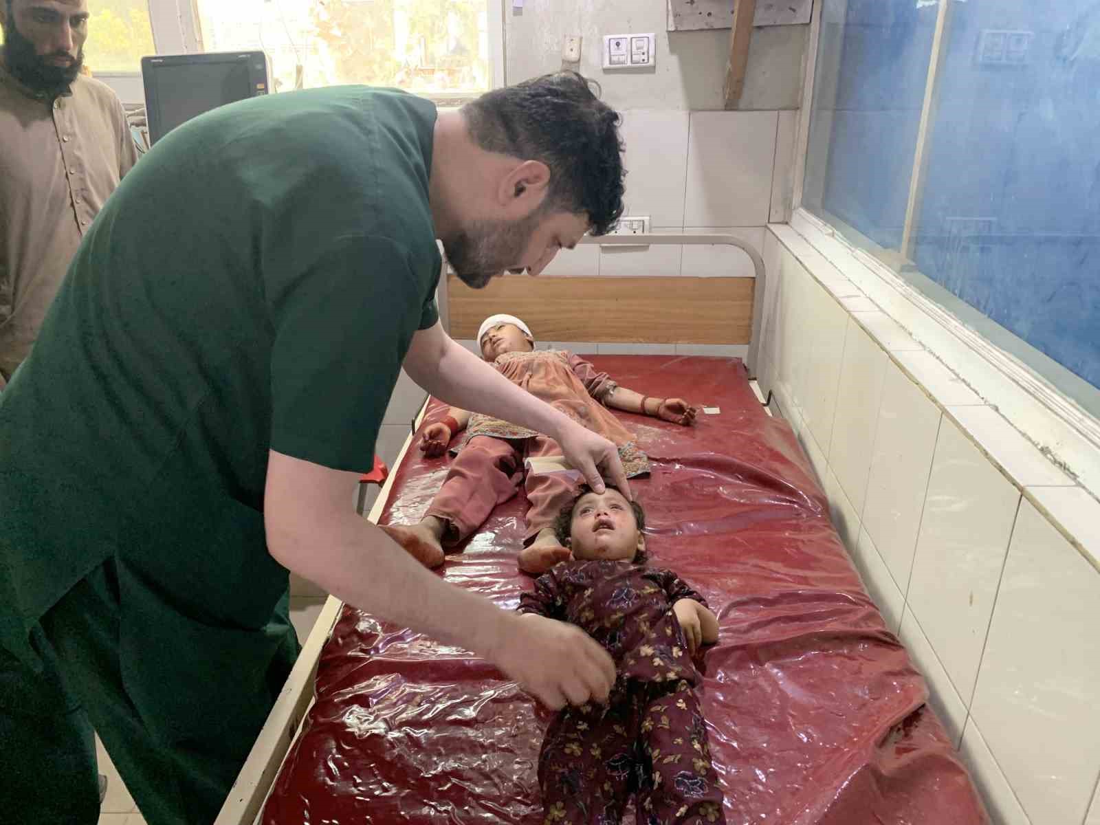 afganistanda multecileri tasiyan kamyon devrildi 22 olu 36 yarali 3