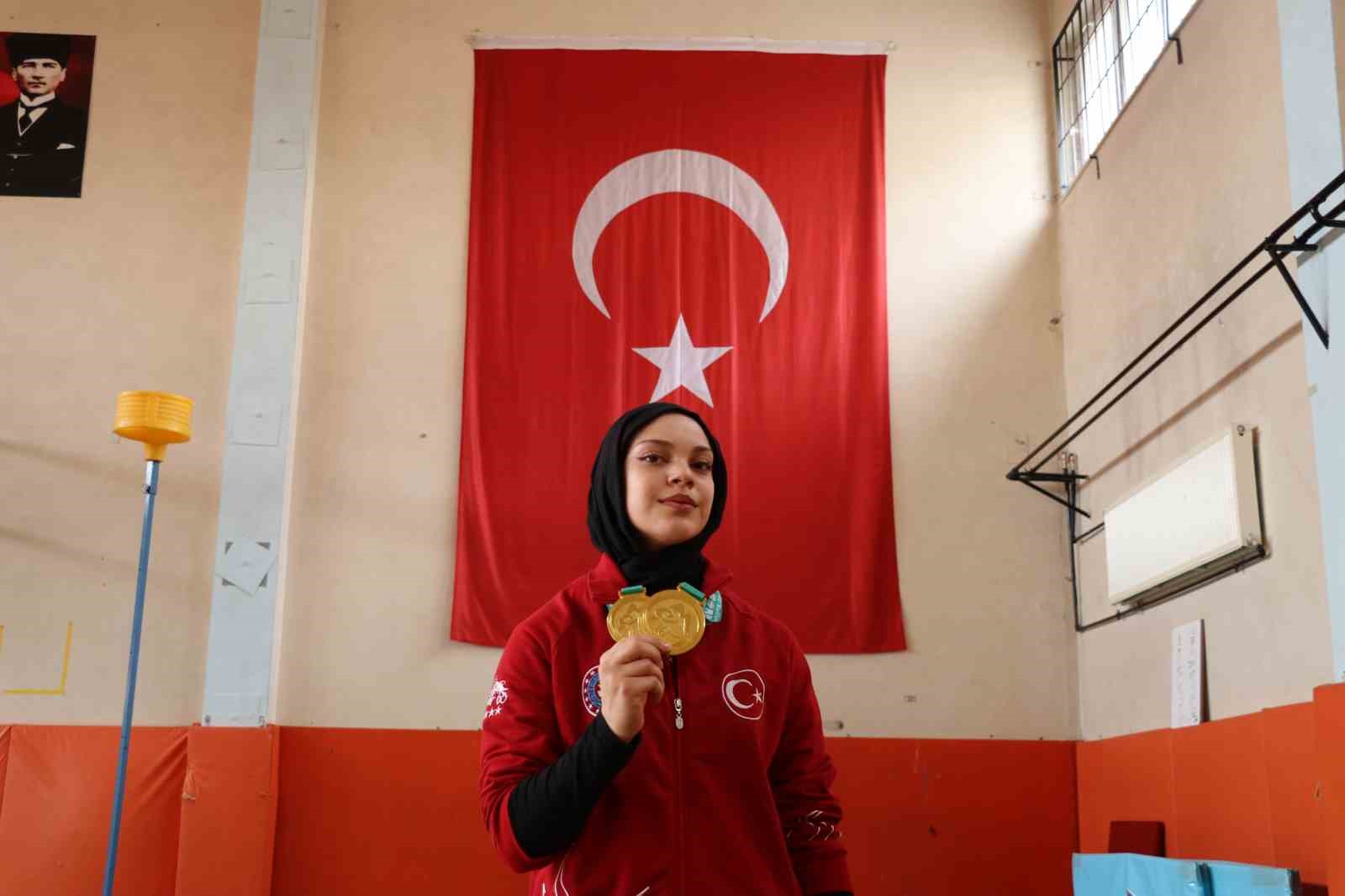 afra kilinc cin ata sporunda cinlileri maglup edip dunya sampiyonu oldu 1 nEuWXLK2