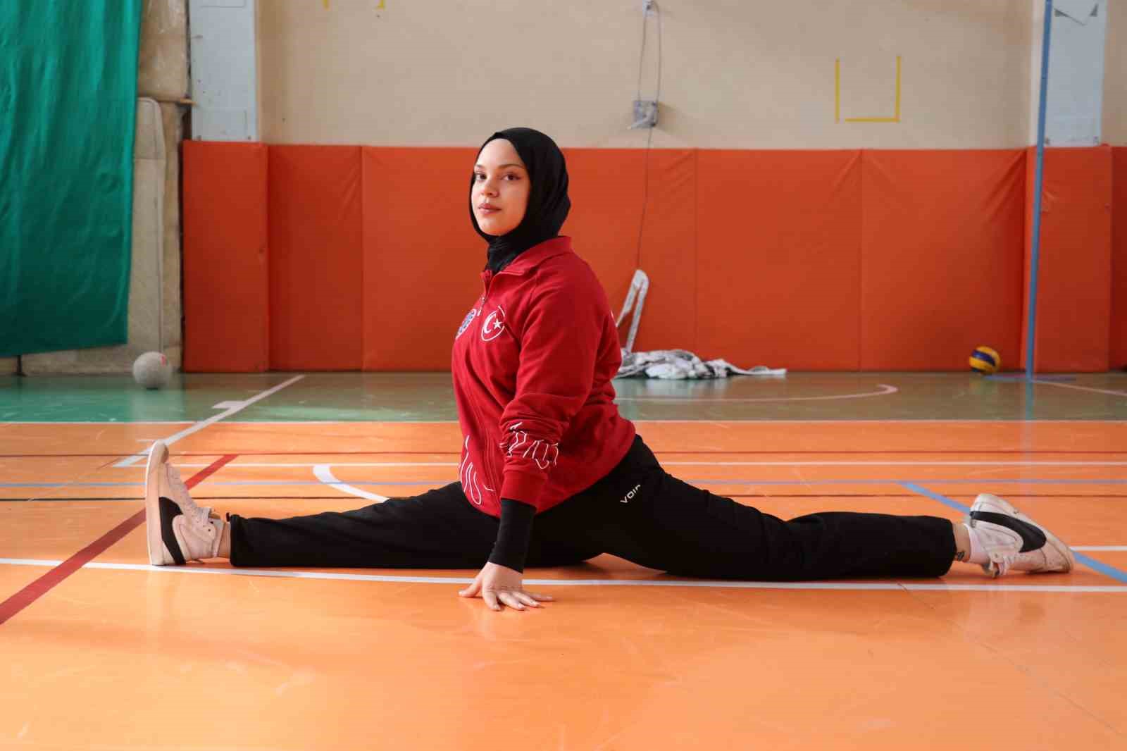 afra kilinc cin ata sporunda cinlileri maglup edip dunya sampiyonu oldu 3 mCMebfI6