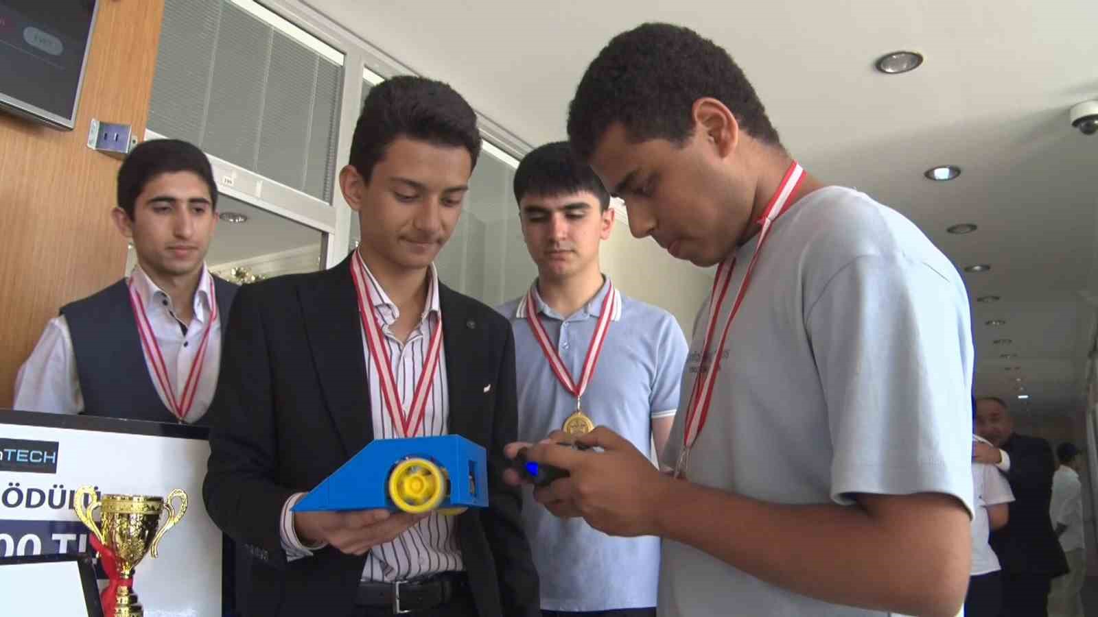 afrikali ve turk ogrenciler tasarlayip gelistirdikleri robotlarla turkiye sampiyonu oldular 2