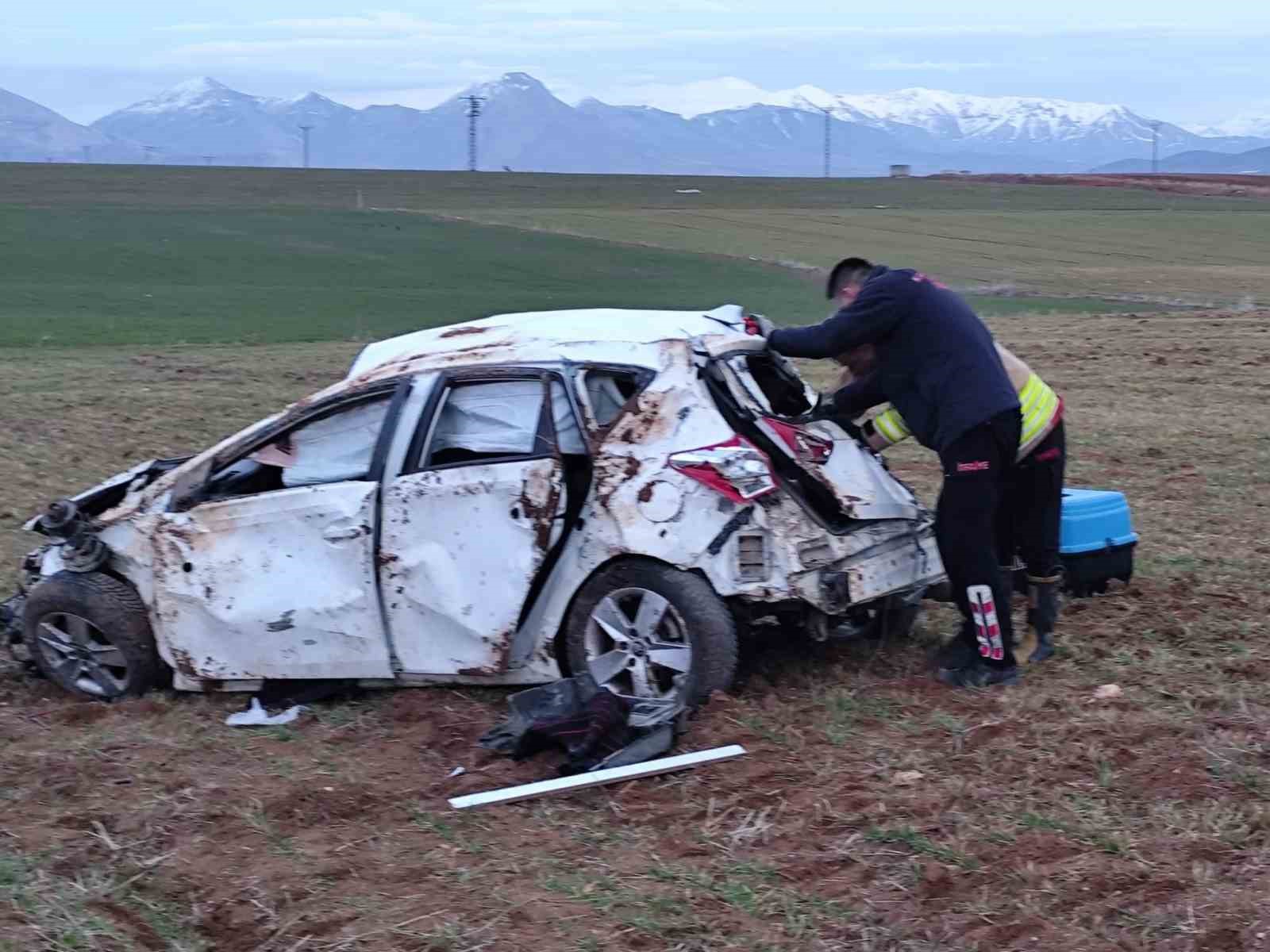 afsin goksun karayolunda kaza 2 yarali 2 cWlEZLhs