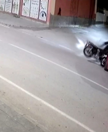 afsinde-otomobil-ile-motosiklet-carpisti-1-yarali-EcyIHsCP.jpg