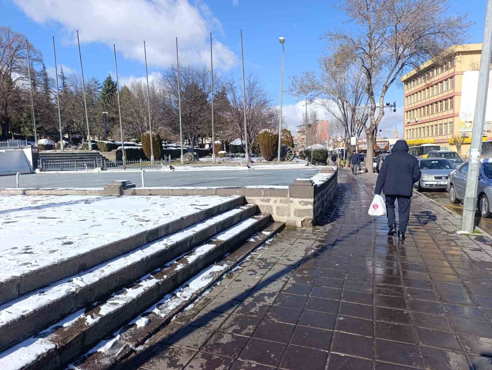 afyonkarahisar yilin ilk gunune dondurucu sogukla basladi 3 sp6SP79S