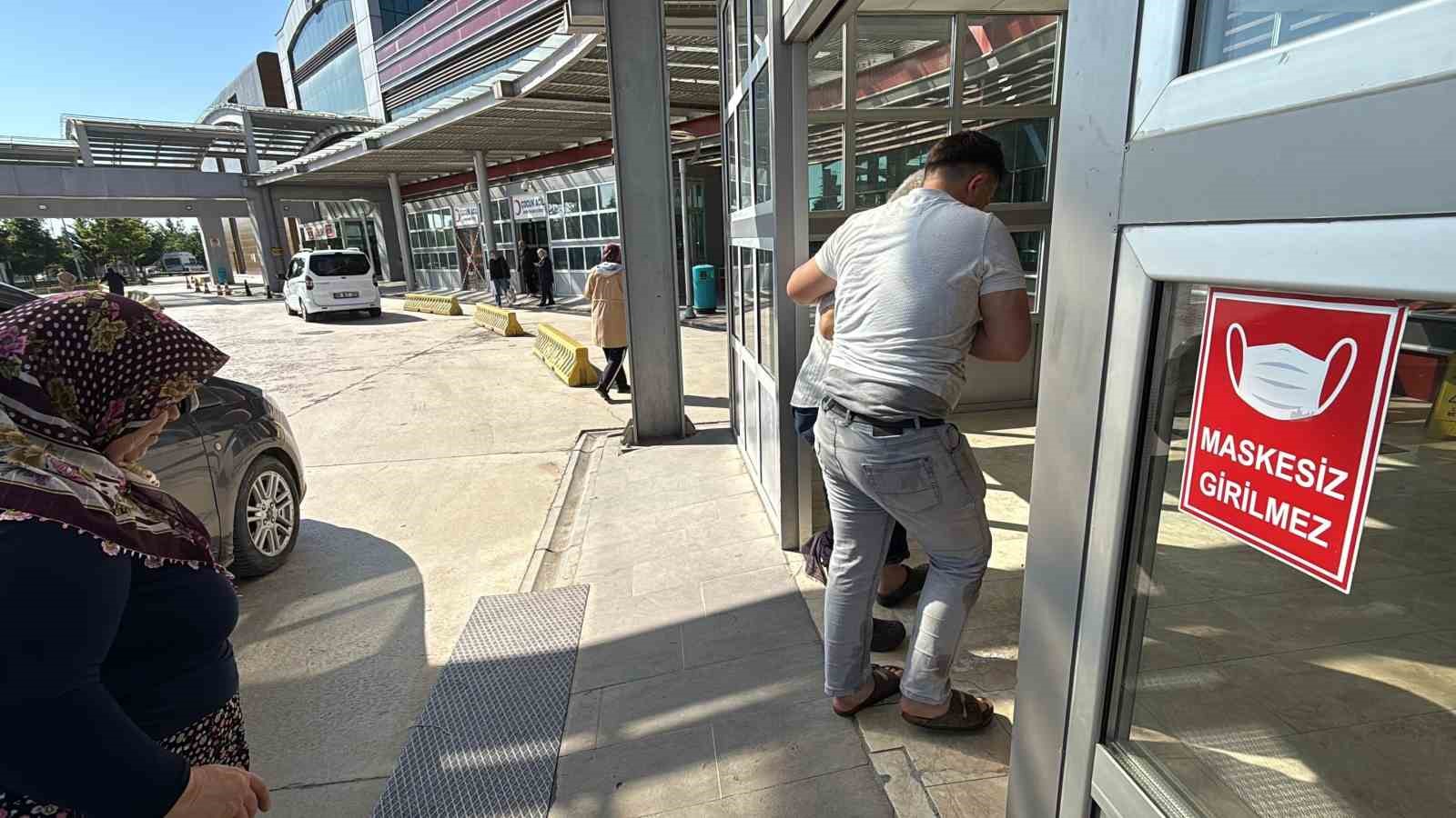 Afyonkarahisar’da 40’a yakın acemi kasap hastanelik oldu 4 afyonkarahisarda 40a yakin acemi kasap hastanelik oldu 0 gNNZhy8u