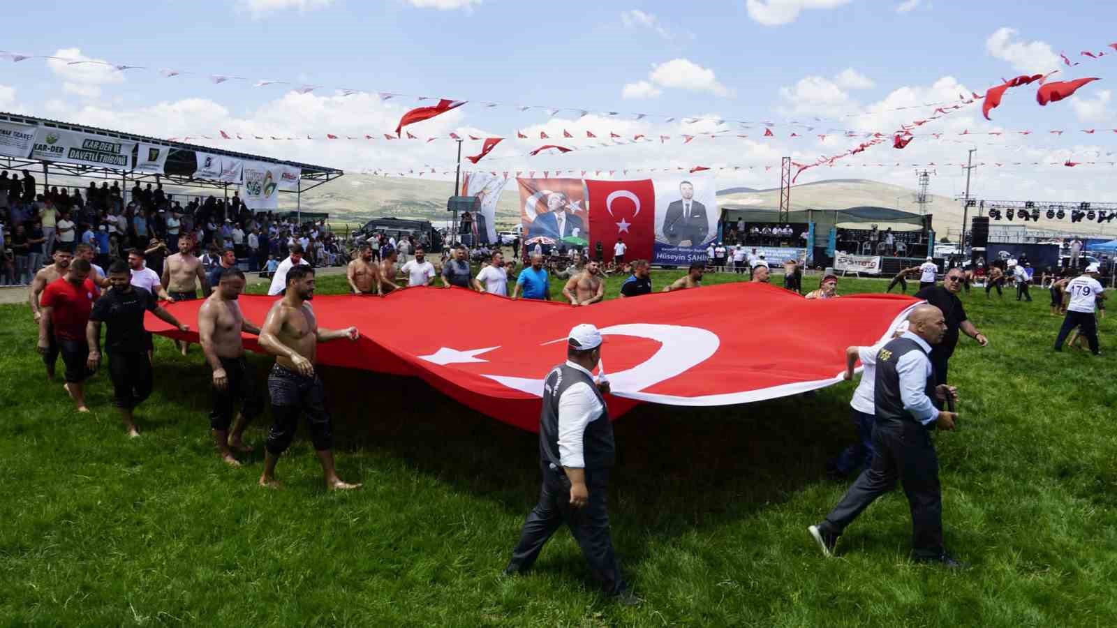 afyonkarahisarda ata sporu coskusu pehlivanlar er meydanina cikti 1 zQ9HVaWG