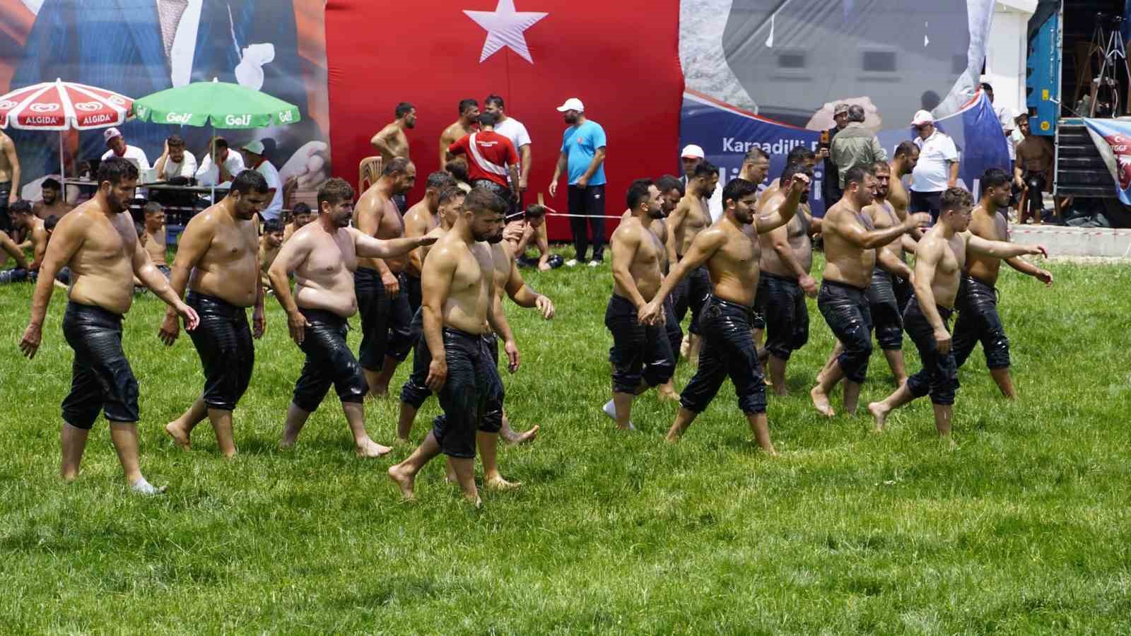 afyonkarahisarda ata sporu coskusu pehlivanlar er meydanina cikti 2 Nas2BTef
